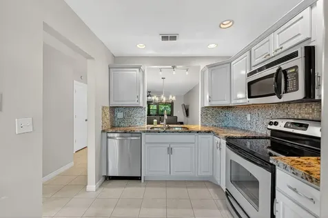 2140 Ne 44th Street Lighthouse Point FL 33064
