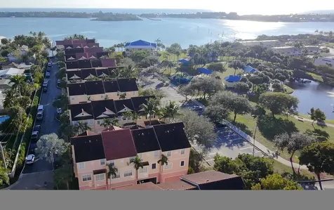 115 Harbors Way Boynton Beach FL 33435
