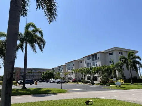 230 Ne 26th Avenue Boynton Beach FL 33435