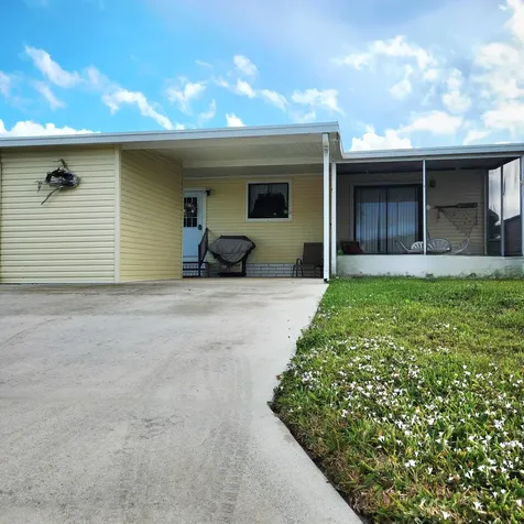 526 Hemingway Terrace Fort Pierce FL 34982