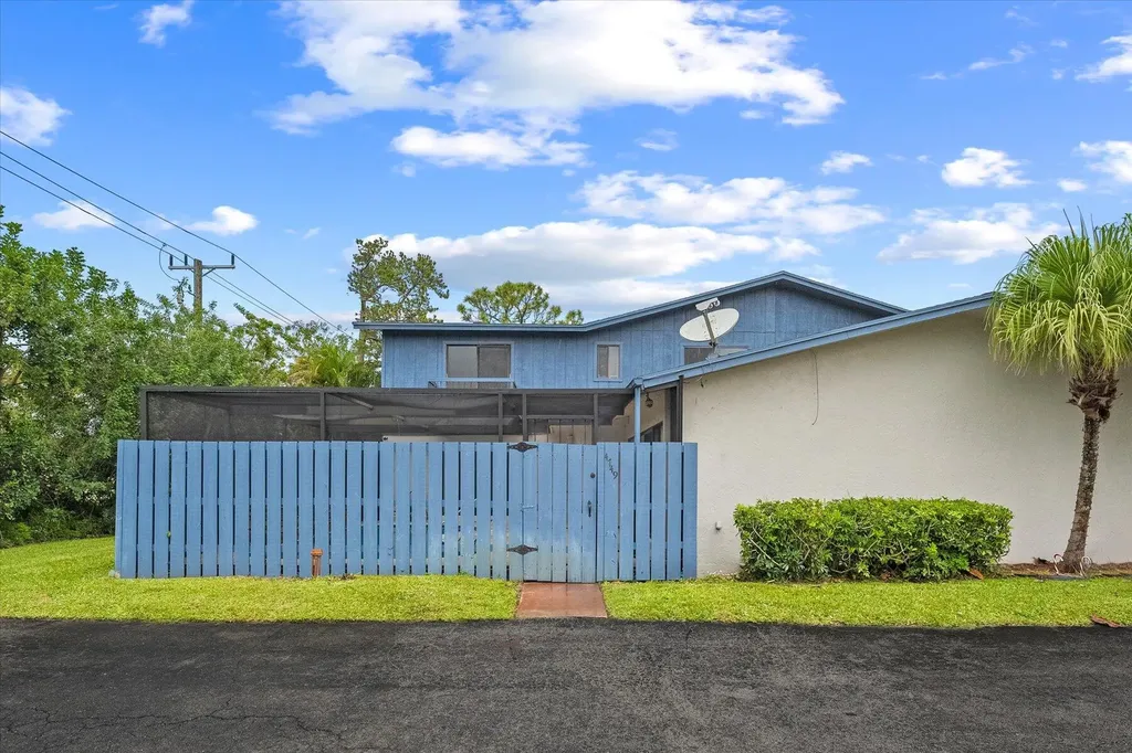 4749 Holly Lake Drive Lake Worth FL 33463