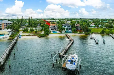 200 N Lake Drive Lantana FL 33462