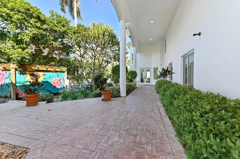 200 N Lake Drive Lantana FL 33462