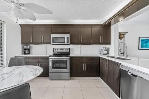 5589 Fairway Park Drive Boynton Beach FL 33437