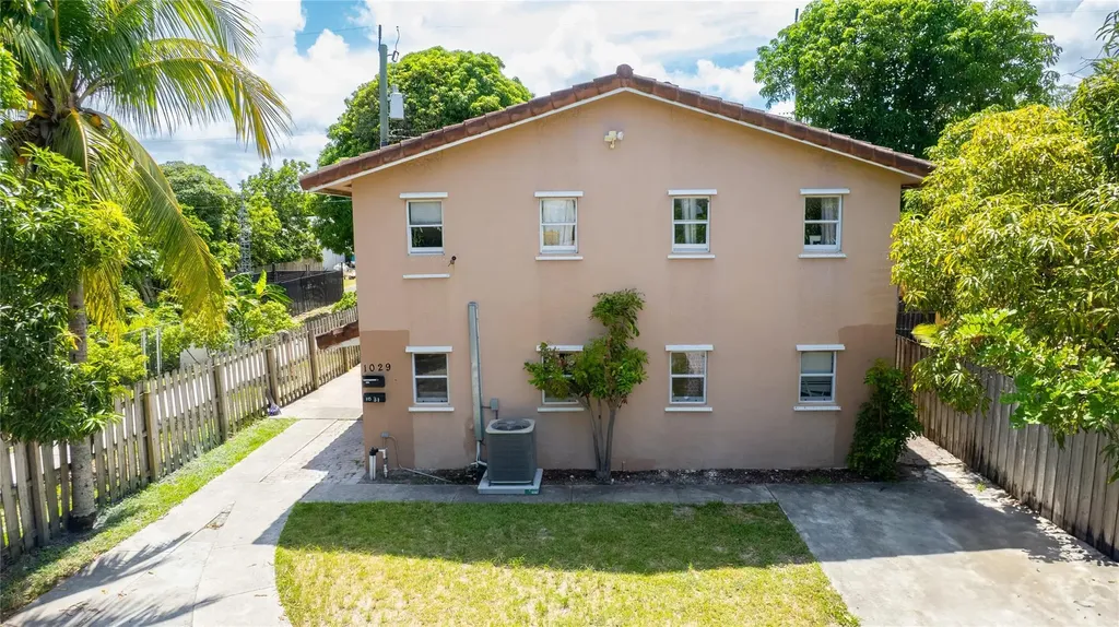 1029 S C Street Lake Worth Beach FL 33460