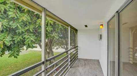 118 Sheffield West Palm Beach FL 33417