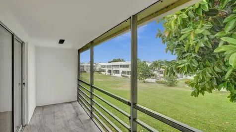 118 Sheffield West Palm Beach FL 33417