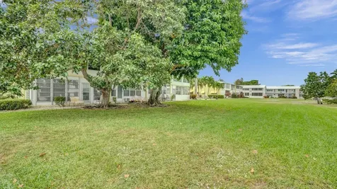 118 Sheffield West Palm Beach FL 33417