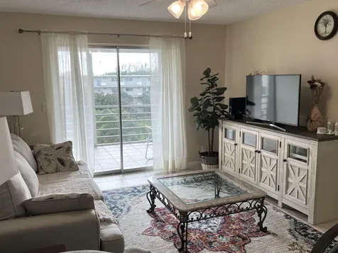 330 Ne 26th Avenue Boynton Beach FL 33435