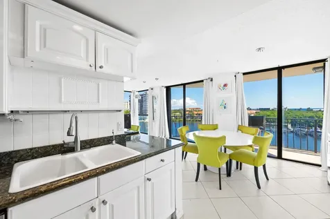899 Jeffery Street Boca Raton FL 33487