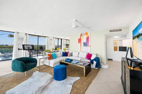 899 Jeffery Street Boca Raton FL 33487