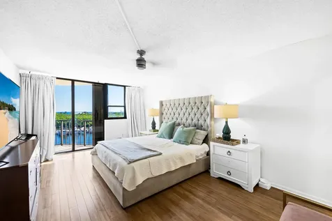 899 Jeffery Street Boca Raton FL 33487