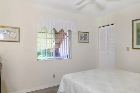 106 Lake Pine Circle Greenacres FL 33463