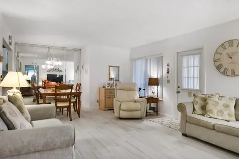 106 Lake Pine Circle Greenacres FL 33463