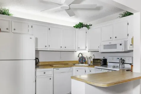 106 Lake Pine Circle Greenacres FL 33463