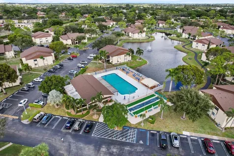 106 Lake Pine Circle Greenacres FL 33463