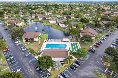 106 Lake Pine Circle Greenacres FL 33463