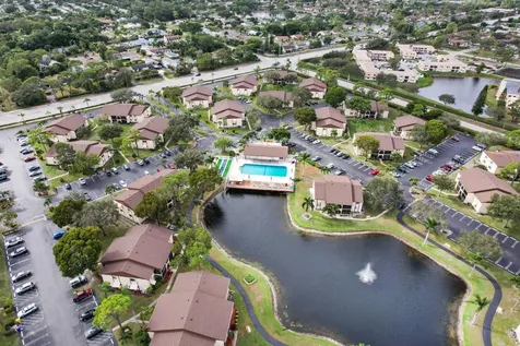 106 Lake Pine Circle Greenacres FL 33463