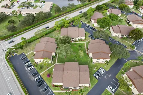 106 Lake Pine Circle Greenacres FL 33463