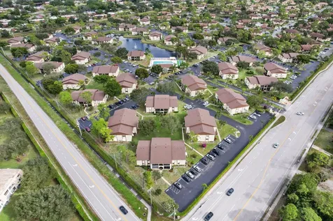 106 Lake Pine Circle Greenacres FL 33463