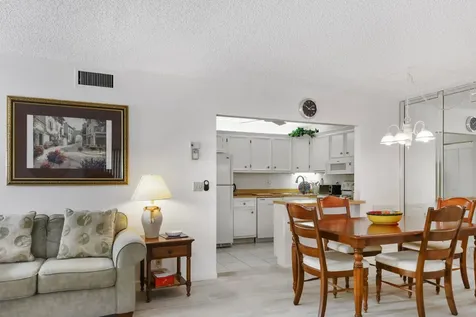 106 Lake Pine Circle Greenacres FL 33463