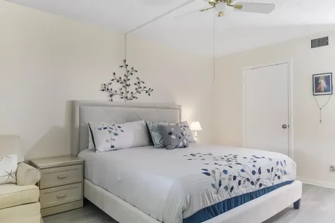 106 Lake Pine Circle Greenacres FL 33463