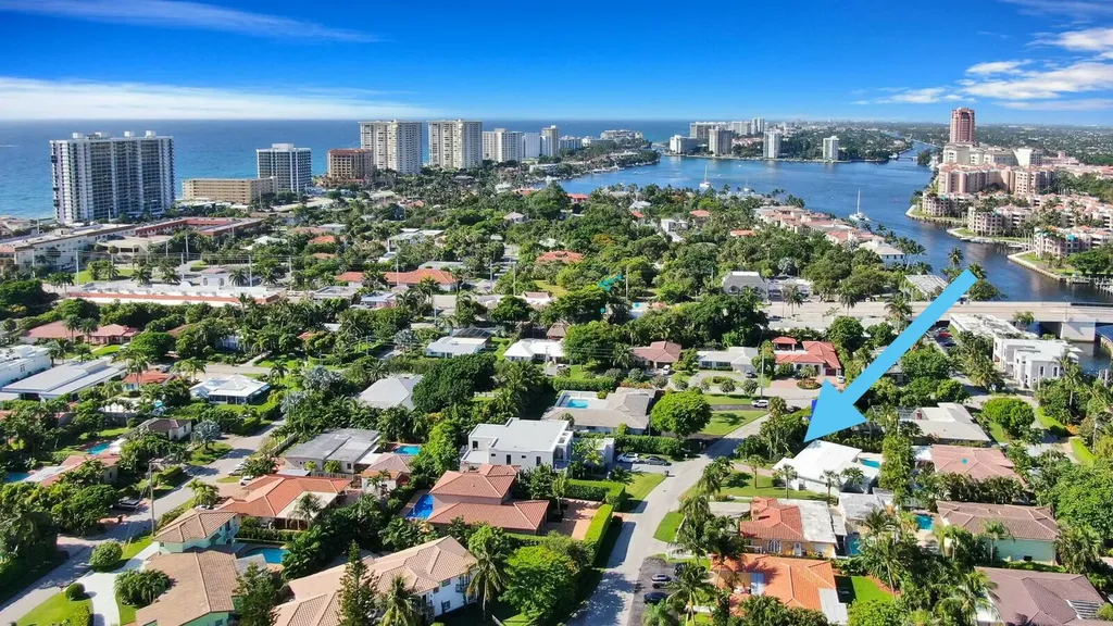 121 NE Spanish Court Boca Raton FL 33432