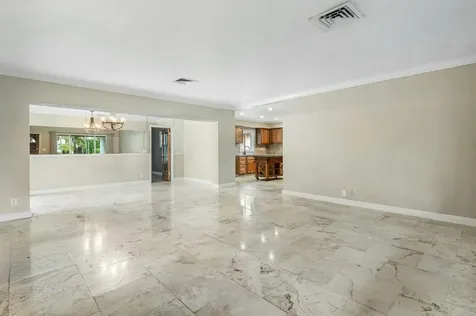121 NE Spanish Court Boca Raton FL 33432