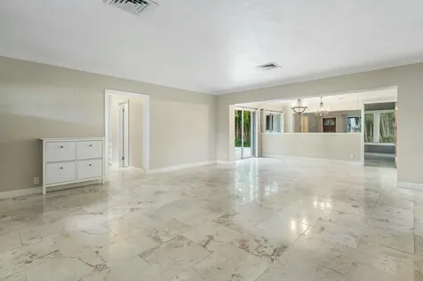 121 NE Spanish Court Boca Raton FL 33432