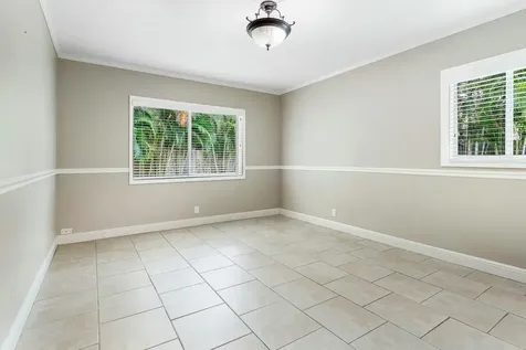 121 NE Spanish Court Boca Raton FL 33432