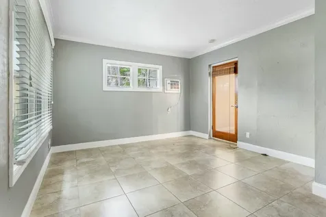 121 NE Spanish Court Boca Raton FL 33432