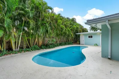 121 NE Spanish Court Boca Raton FL 33432