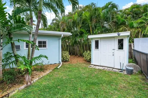 121 NE Spanish Court Boca Raton FL 33432