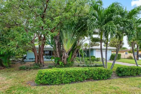 121 NE Spanish Court Boca Raton FL 33432