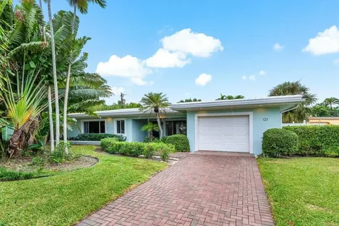 121 NE Spanish Court Boca Raton FL 33432