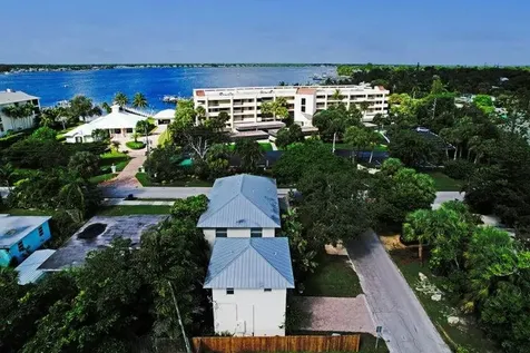 516 Nw North River Drive Stuart FL 34994