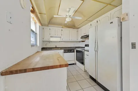 180 Saxony D Delray Beach FL 33446