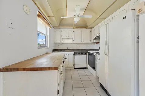 180 Saxony D Delray Beach FL 33446