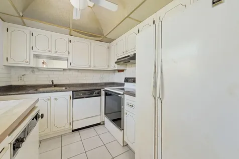 180 Saxony D Delray Beach FL 33446