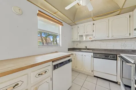 180 Saxony D Delray Beach FL 33446