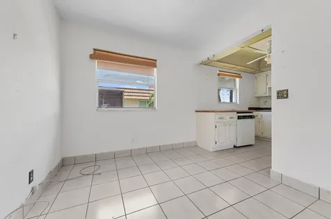 180 Saxony D Delray Beach FL 33446
