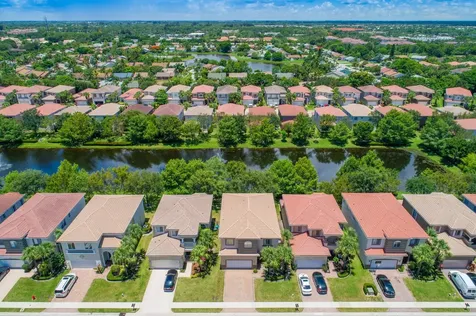 1088 Grove Park Circle Boynton Beach FL 33436