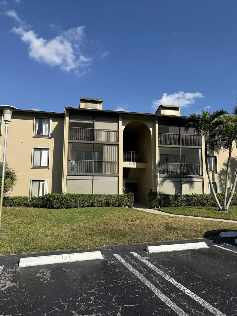 703 Sunny Pine Way Greenacres FL 33415