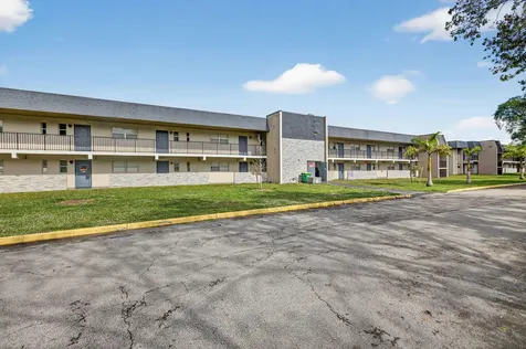 7925 Colony Circle Tamarac FL 33321