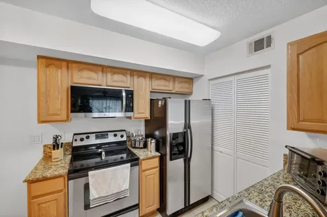 221 Sw Palm Drive Port Saint Lucie FL 34986