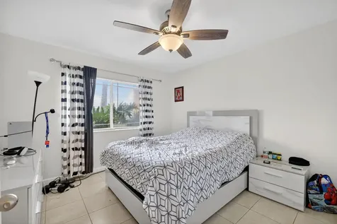 221 Sw Palm Drive Port Saint Lucie FL 34986