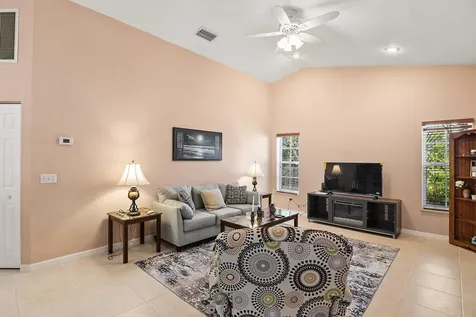 922 Jackson Way Fort Pierce FL 34949