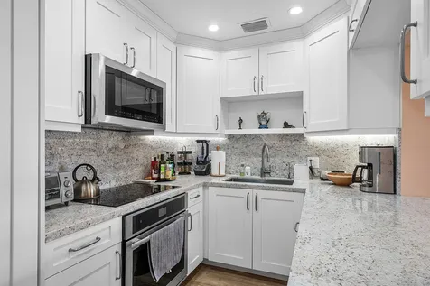 725 Palm Trail Delray Beach FL 33483