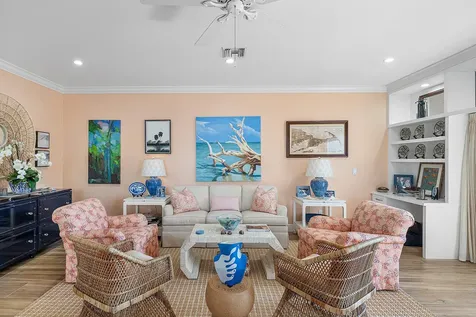 725 Palm Trail Delray Beach FL 33483