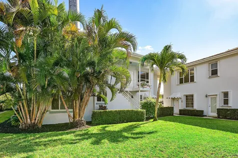 725 Palm Trail Delray Beach FL 33483